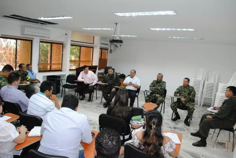 En un consejo de seguridad desarrollado en la Gobernación de Arauca, las autoridades organizaron para este miércoles una marcha de protesta contra los grupos ilegales que tienen paralizado el transporte público en la región.