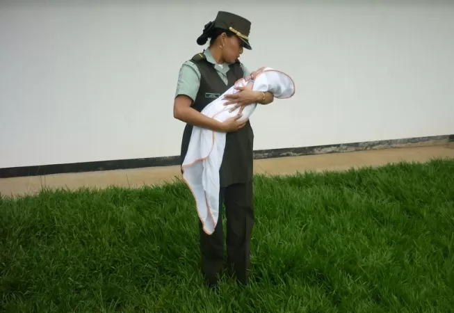 <p>La ni&ntilde;a fue dejada a la disposici&oacute;n de ICBF.</p>