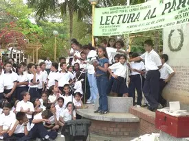 Con la participación de estudiantes de los municipios del departamento, se llevó a cabo lectura al parque en Arauca.