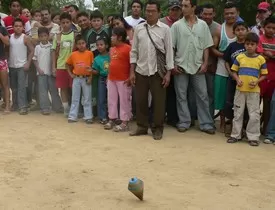 El juego del trompo es uno de los principales atractivos de la semana santa en Arauca.