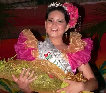 Como princesa fue elegida la señorita representante de Emserpa Carmen Ayala Cifuentes 