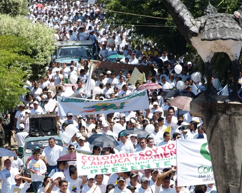Arauca marchó masivamente contra el secuestro y las Farc.