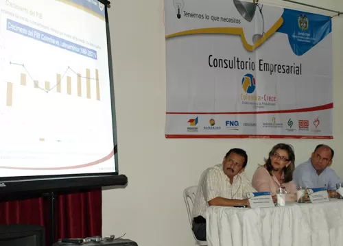 <p><em>Los representantes de&nbsp;las entidades araucanas estuvieron atentas a las cifras que presento el el viceministro de Desarrollo Empresarial, Sergio D&iacute;azgranados.</em></p>