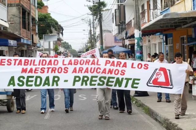 Educadores marcharon en Arauca pidiendo reivindicaciones a sus derechos.