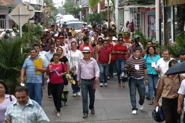 Educadores marcharon en Arauca pidiendo reivindicaciones a sus derechos.