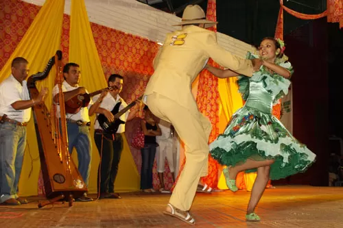 Las candidatas a señorita Arauca presentaron el baile del Joropo. La coronación se realizara el 4 de diciembre.