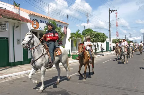 Con la celbración del día de la araucanidad en el avenida ciudad de Arauca, se inicio festival internacional del Joropo.