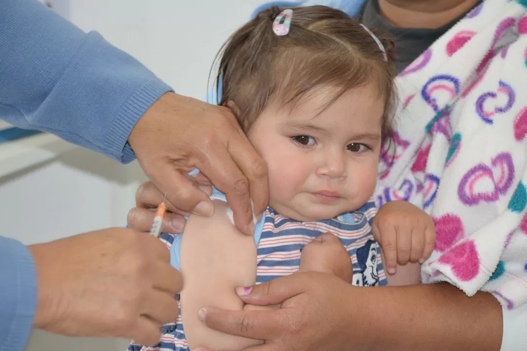 Apertura de la Semana de Vacunación de las Américas, en el Centro de Desarrollo Infantil (CDI) Caritas Felices ubicado en el barrio San Carlos de Arauca a las 8:00 am .