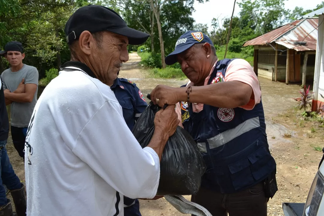 Mil kits de ayudas con mercados, kits de aseo y hamacas, entregó la Unidad Nacional para la Gestión del Riesgo para damnificados en Arauca.