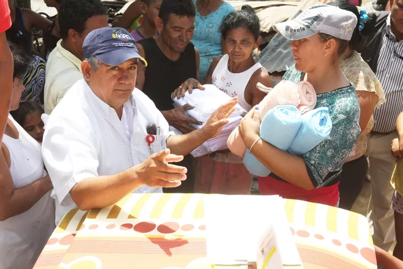 Familia de la vereda Barrancones que fue afectada por incendio recibió ayuda de parte de la alcaldía del municipio de Arauca.