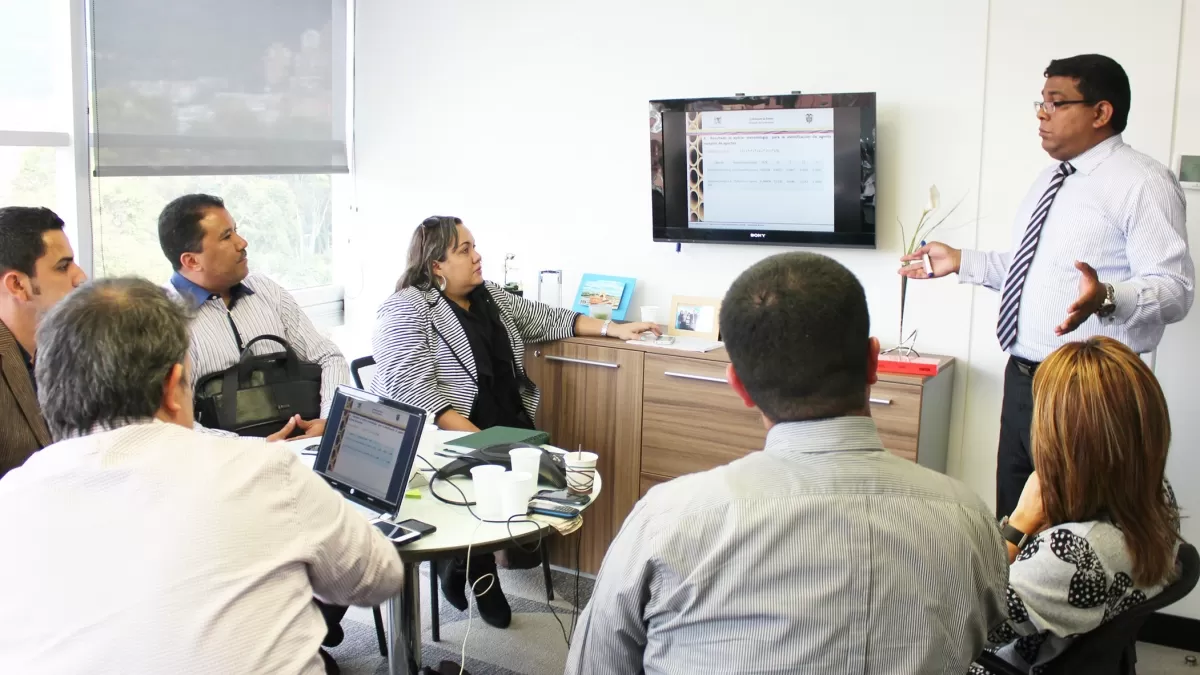 La Unidad Nacional para la Gestión del Riesgo, entregará al Departamento de Arauca un banco de maquinaria amarilla.