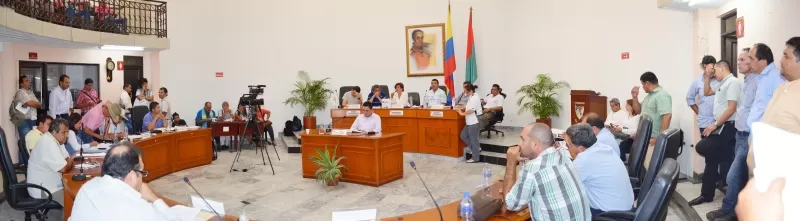 Los ganaderos y la gerente general del ICA en la reunión realizada en la Asamblea departamental de Arauca.