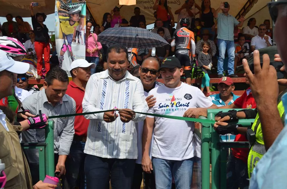 Pista de patinaje inauguró gobernador en Arauca capital