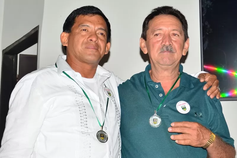 José Antonio Silva (izq) y José Alberto Gutiérrez, ganadores de la Medalla al Mérito Comunal en Arauca