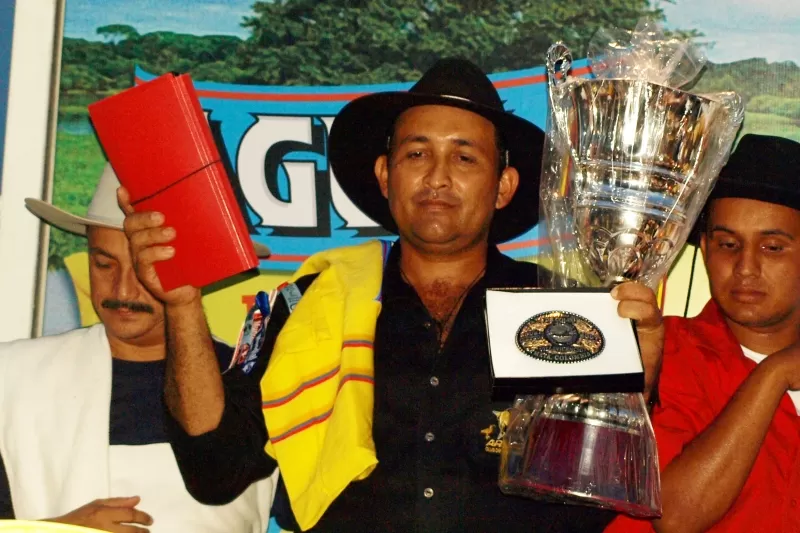 Sergio Cahueño Cano, coleador de Maní, Casanare fue encontrado muerto en aguas del río Arauca, frontera con Venezuela, las autoridades investigan su muerte.