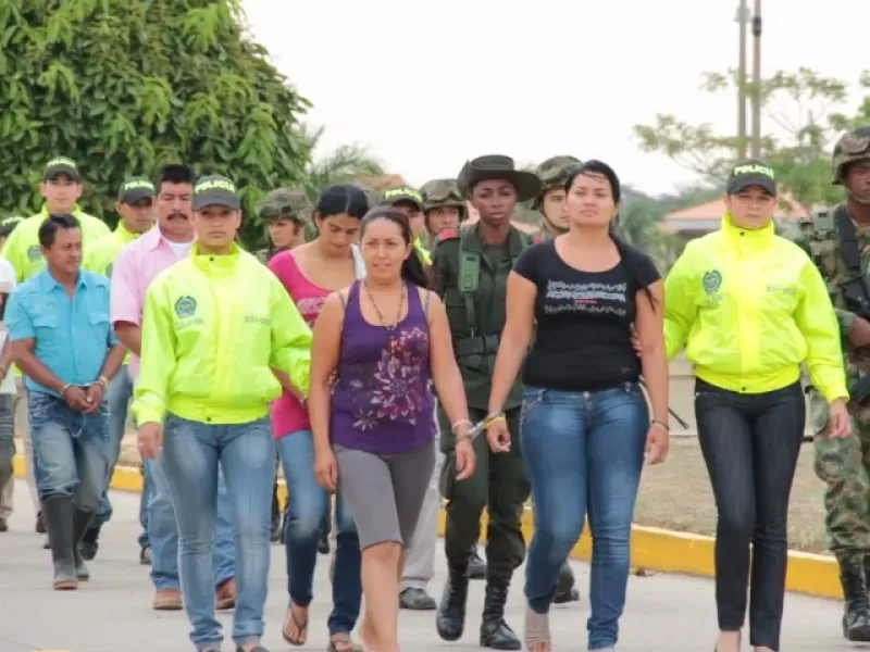 Ocho presuntos integrantes de una red de apoyo a las Farc fue desarticulado por el Ejército y la Policía en el departamento de Arauca.