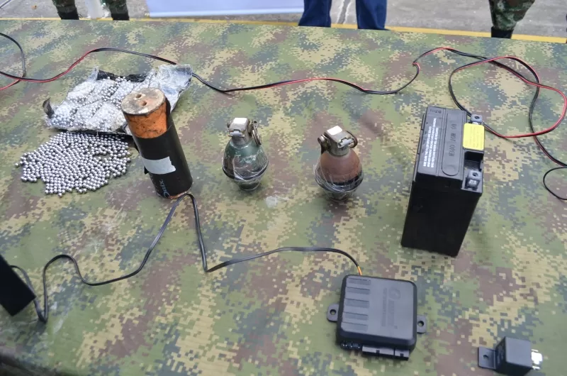 Objetos con los cuales armarían una bomba en el municipio de Arauca.