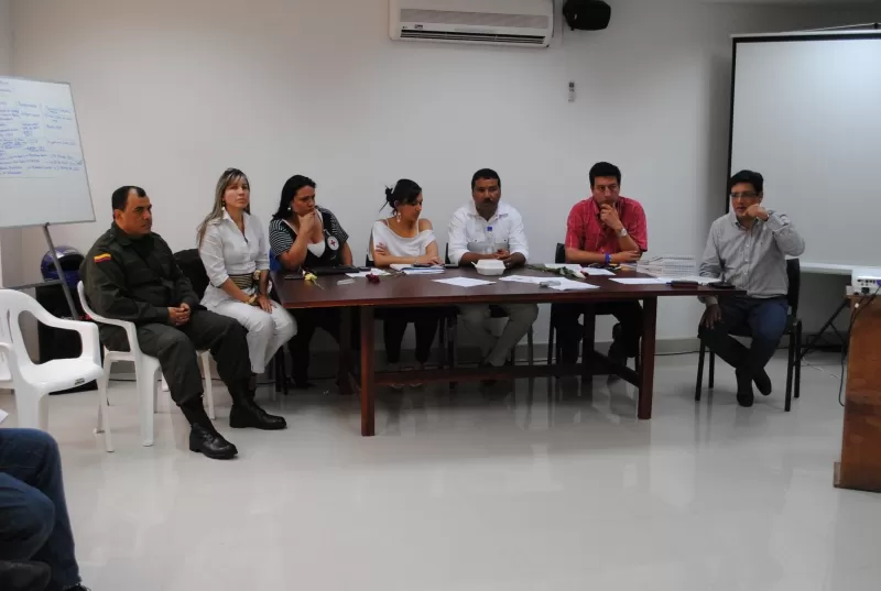 Con la participación del Ministerio de Salud y protección social, el director del hospital San Ignacio de Bogotá, el Programa Presidencial de los Derechos Humanos, DH y Derecho Internacional Humanitario, DIH, de la Vicepresidencia de la República y el gobernador Facundo Castillo se realizó la primera mesa de salud en el departamento de Arauca.