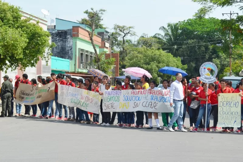 La Ministra de Educación Nacional, María Fernanda Campos dijo que la solución a la falta de transporte escolar está en marcha a través de la apertura de un proceso de contratación por parte de la gobernación de Arauca.