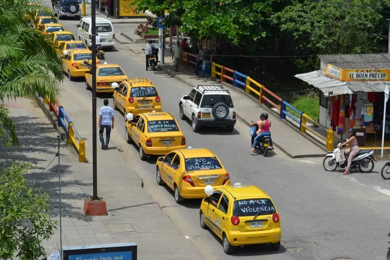 Protestaron los taxistas en Arauca porque uno de ellos fue herido la madrugada del sábado en el sector de Villa San Juan en Arauca.