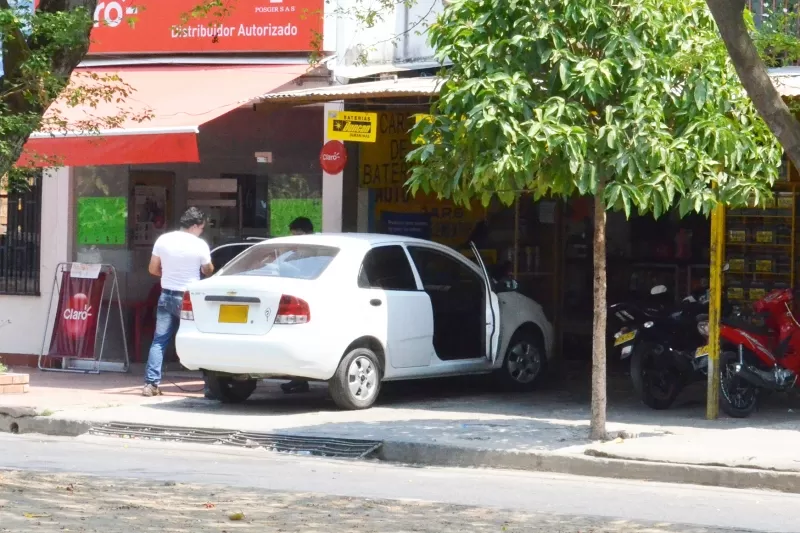 En la avenida Rondón de Arauca los convertieron en Talleres y estacionamientos.