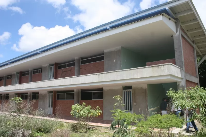 Un bloque de 8 aulas que permanecía abandonado desde hace más de dos años en la Institución Educativa Jorge Eliécer Gaitán de Yopal serán terminados.
