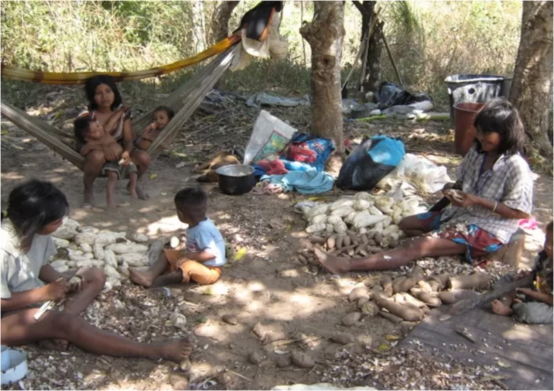 En precarias condiciones viven los habitantes de la comunidad indigena de Caño Mochuelo en Casanare. Fotos: Cristina Naranjo.