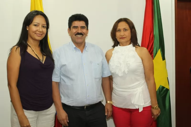 Las profesionales Yenny Marlene Gutiérrez Oropeza como secretaria de gobierno y Ada Milena Correa Santos, jefe de la oficina de comunicaciones del departamento, tomaron posesión de sus cargos ante el gobernador de Casanare, Marco Tulio Ruíz.