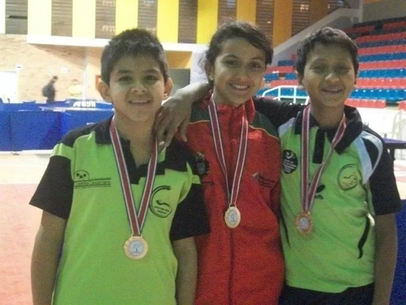 Puesto 14 en la Categoría juvenil, primero de izquierda a derecha.
