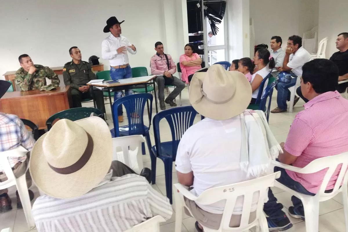 Consejo de seguridad con ganaderos del municipio de Monterrey y autoridades militares de la zona sur del departamento.