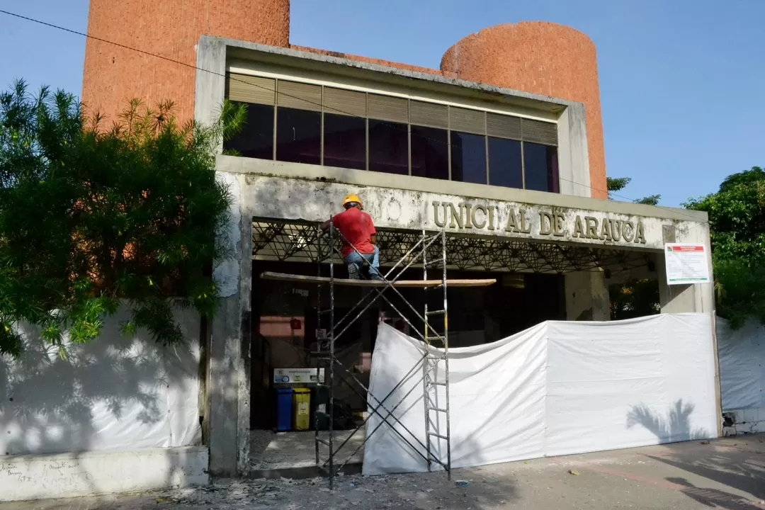 Obras de mantenimiento se adelantan en el edificio del Concejo Municipal de Arauca, el cual estaba en muy malas condiciones.