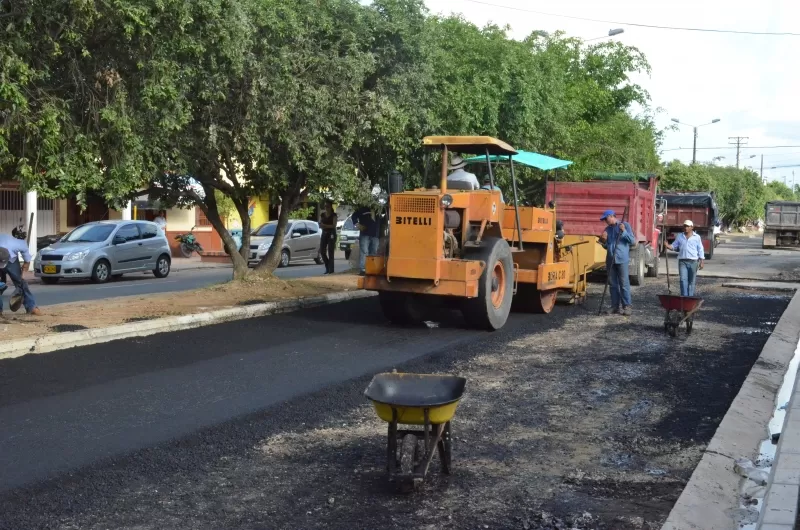 Después de afrontar múltiples dificultades iniciaron pavimentación de la avenida Rondón entre calles 22, 23 y 24, Arauca.