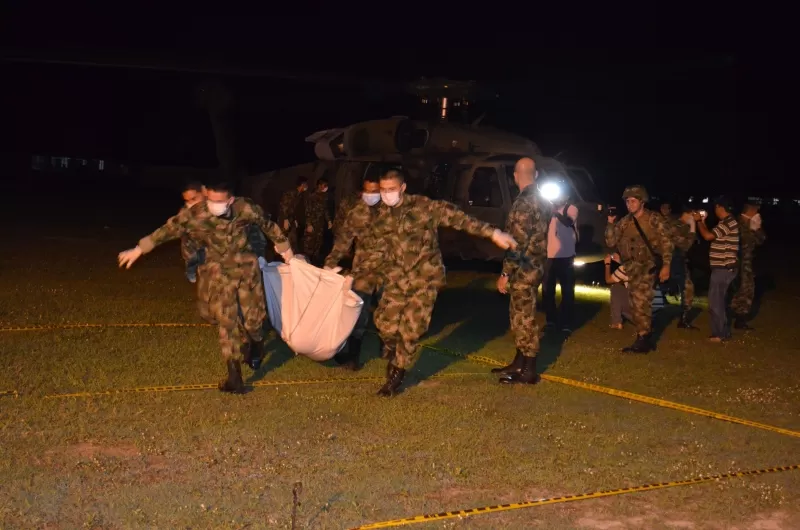 Los cuerpos de 33 guerrilleros que murieron en la zona rural de Arauquita llegaron a la Brigada 18 de Arauca.