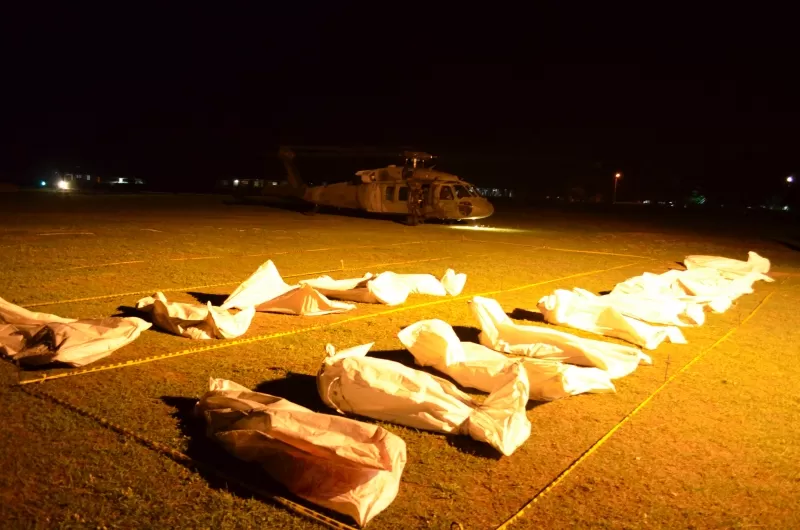 En dos helicopteros llegaron los cadaveres de los guerrilleros que murieron en la zona rural de Arauquita.