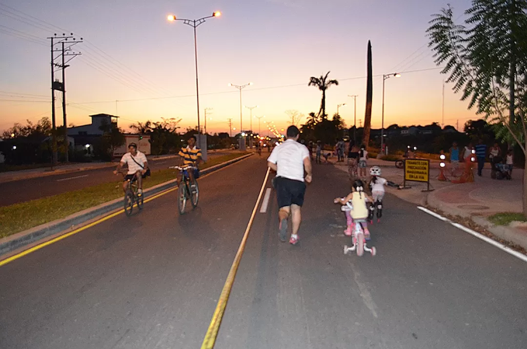 En las tardes de los domingos la avenida Juan Isidro Daboín se convierte en el lugar propicio para hacer deportes.
