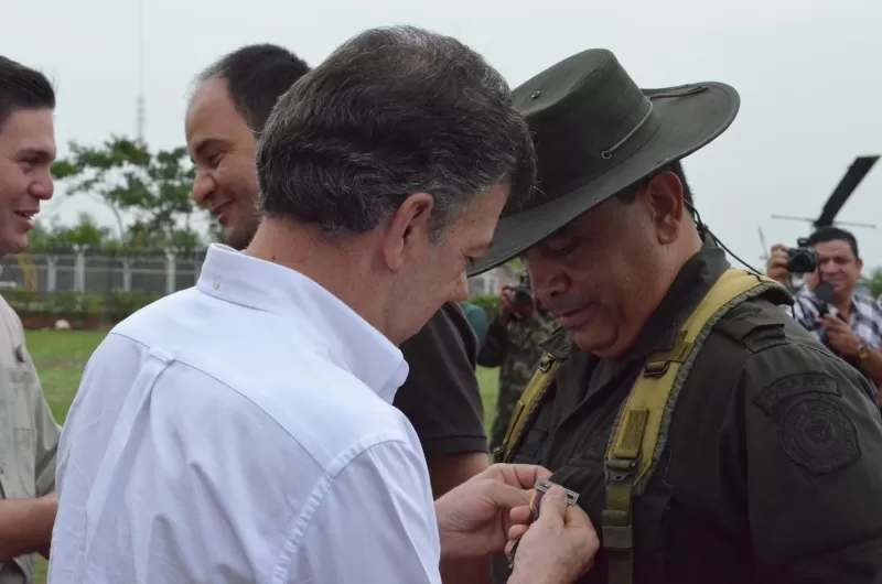 Uno de los condecorados fue el coronel Wilson Bravo, comandante del departamento de Policía Arauca.