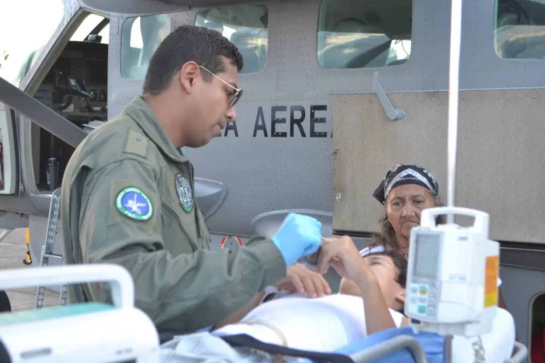 Desde el municipio de Cumaribo, en el departamento del Vichada fueron trasladados por el Comando Aéreo de Combate N° 2 dos jóvenes de 22 y 15 años con apendicitis y peritonitis a la capital del Meta.
