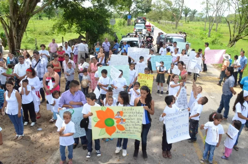 La comunidad de Flor  Amarillo en el municipio de Tame recordó la muerte de los tres niños asesinados por un militar que fue condenado a 60 años de prisión.