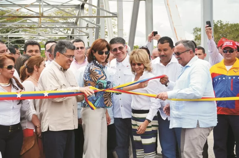 Los cancilleres de Colombia y Venezuela, ratificaron el pasado viernes la internacionalización del puente José Antonio Páez que une a los dos países en Arauca.
