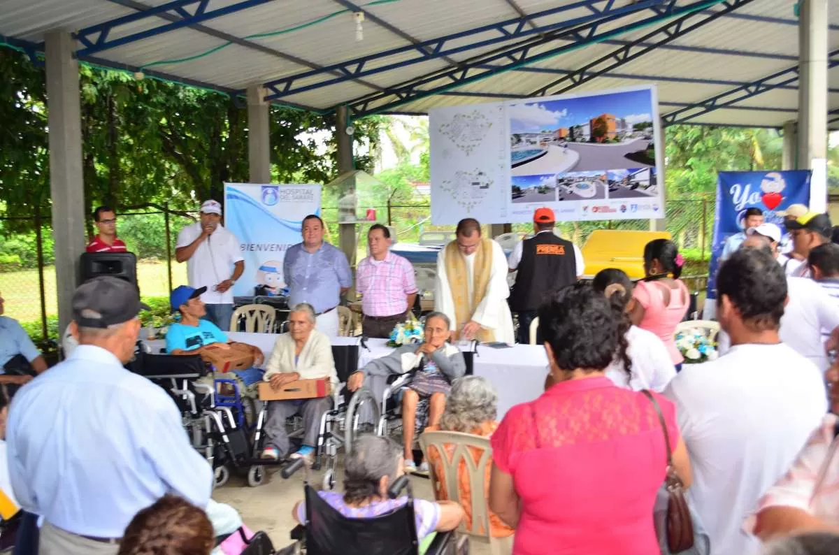 El gobierno departamental y la unidad de Salud hizo la entrega de más de 45 sillas de ruedas a personas con discapacidad, al igual que colchones,  camas medicadas y otros implementos de dotación para el Hospital de Sarare.