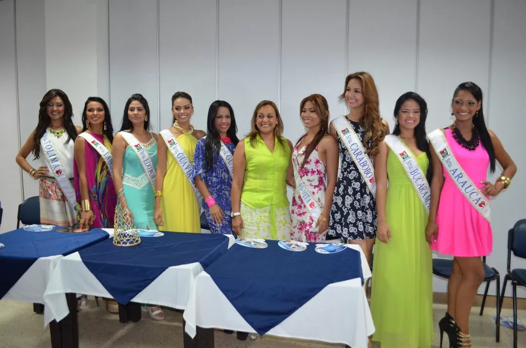 Nueve candidatas al Reinado Internacional del Joropo que se realiza en el marco de las fiestas de Santa Bárbara de Arauca.