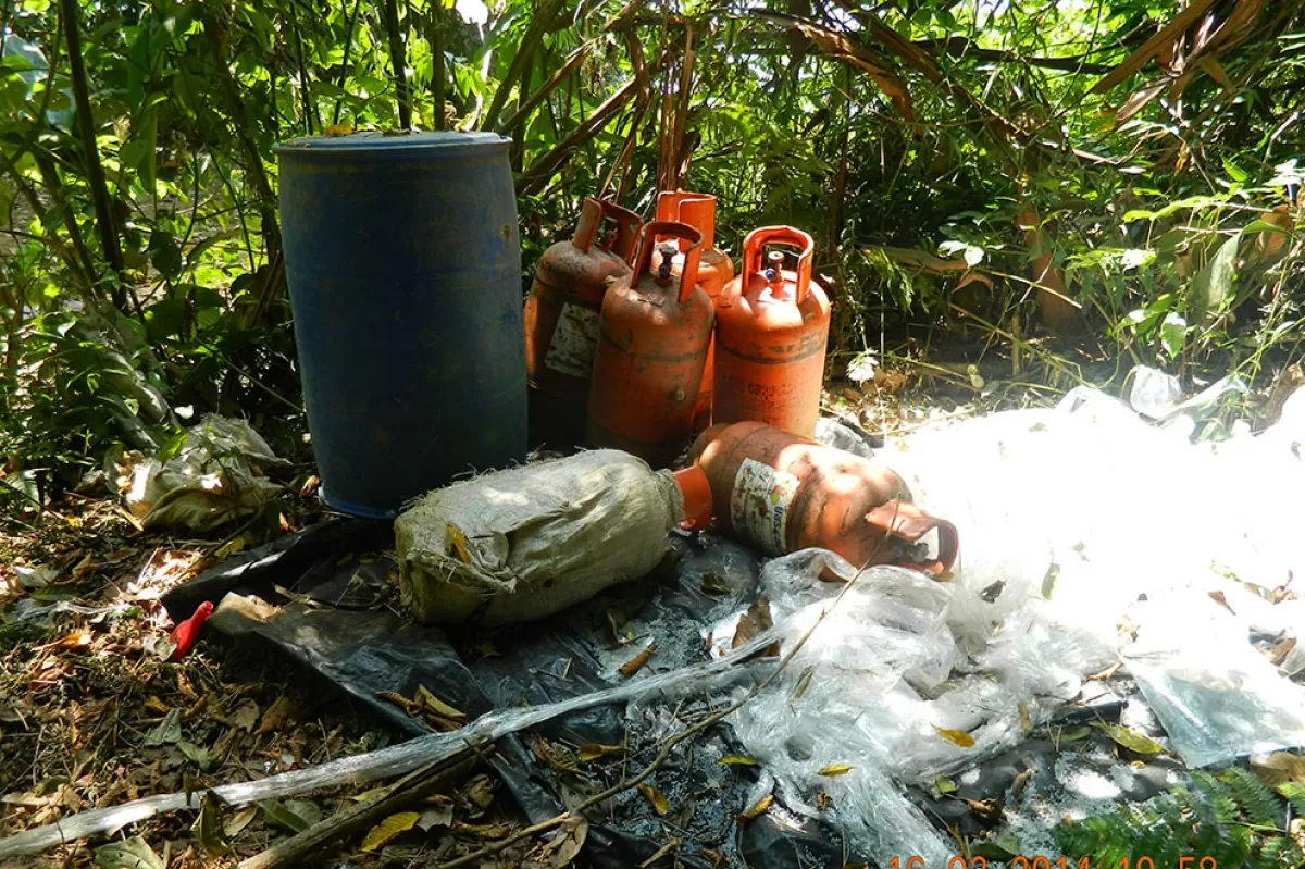 Elementos encontrados en taller de producción de armas y explosivos en el municipio de Uribe en el Meta.