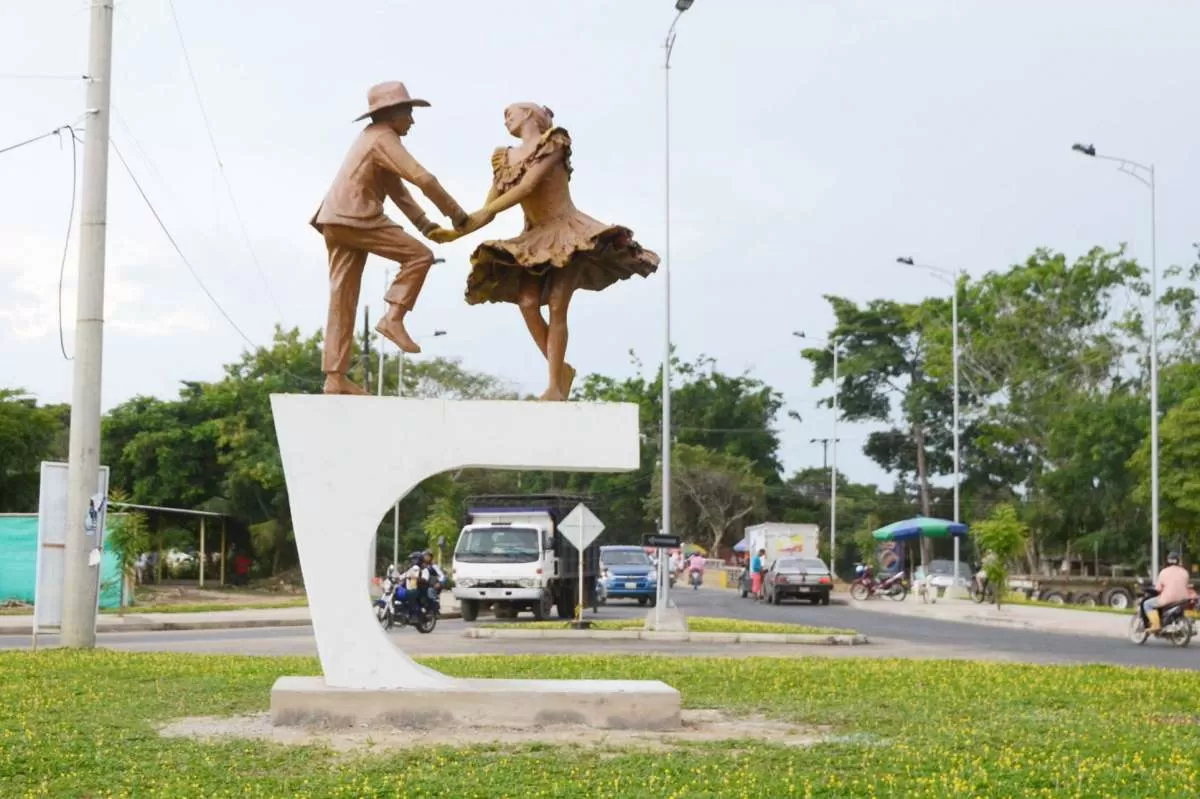 Como un homenaje y reconocimiento a la cultura llanera en el departamento de Arauca instalaron el monumento a la tierra del joropo.