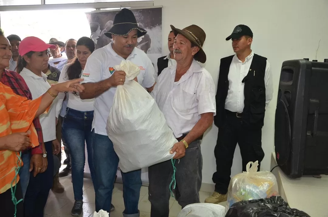 El municipio de Fortul y el Centro Poblado el Caracol en zona rural de la capital araucana, fueron los destinos del departamento visitados por el gobernador Facundo Castillo Cisneros el pasado fin de semana.