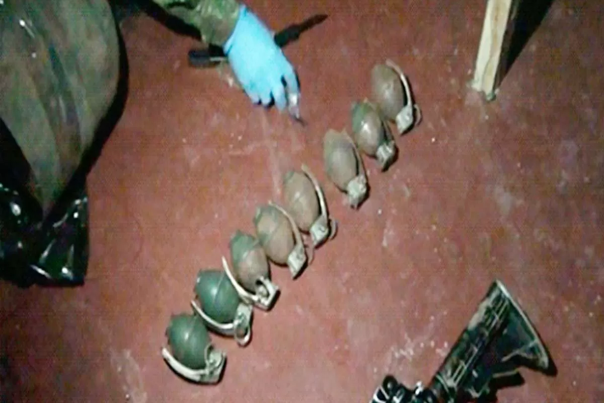 En una vivienda de Nuevo Caranal en la zona rural de Fortul, Arauca, el Ejército encontró armas y explosivos que eran custodiadas por menores de edad.