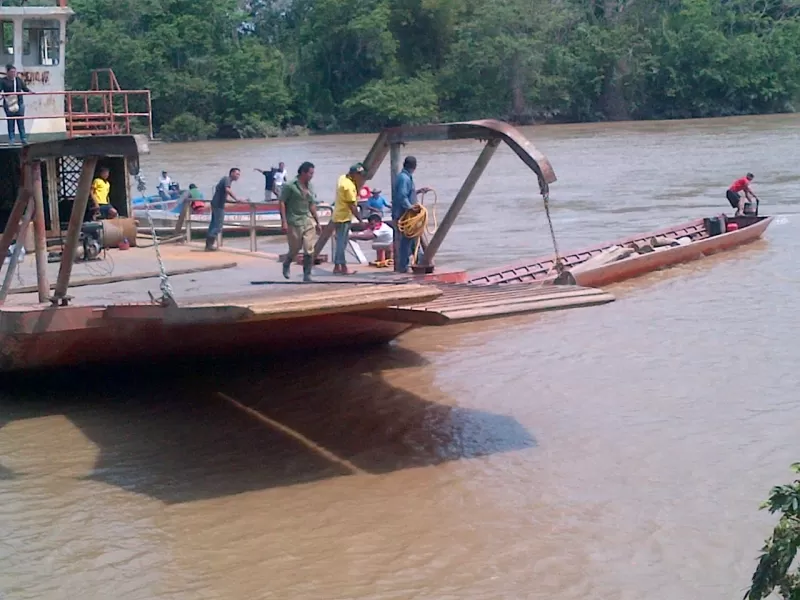 El ferry abandonado por 15 años, fue recuperado por campesinos que ahora lo pondrán al servicio de los habitantes de la isla de la Reinera en Arauquita.