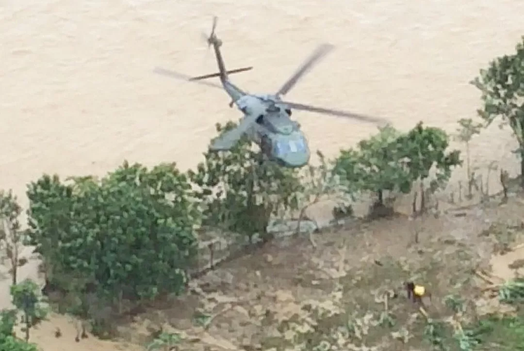 Miles de personas quedaron afectadas por creciente del río Arauca. El Ejército ejecutó rescate aéreo en varias islas colombianas de este este afluente internacional.