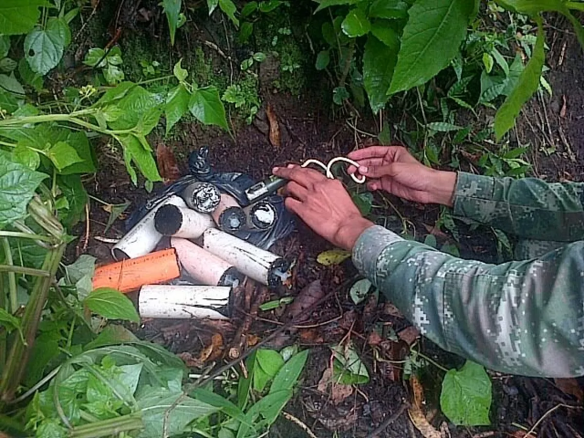 Nueve artefactos explosivos de la guerrilla del ELN fueron destruidos por el Ejército Nacional en el municipio de La Salina en el departamento de Casanare.