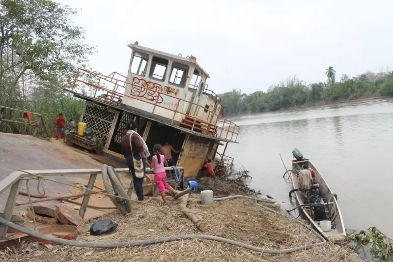 El Ferry inicialmente había sido adquirido para el transporte entre la Victoria, Venezuela y Arauquita, Colombia.