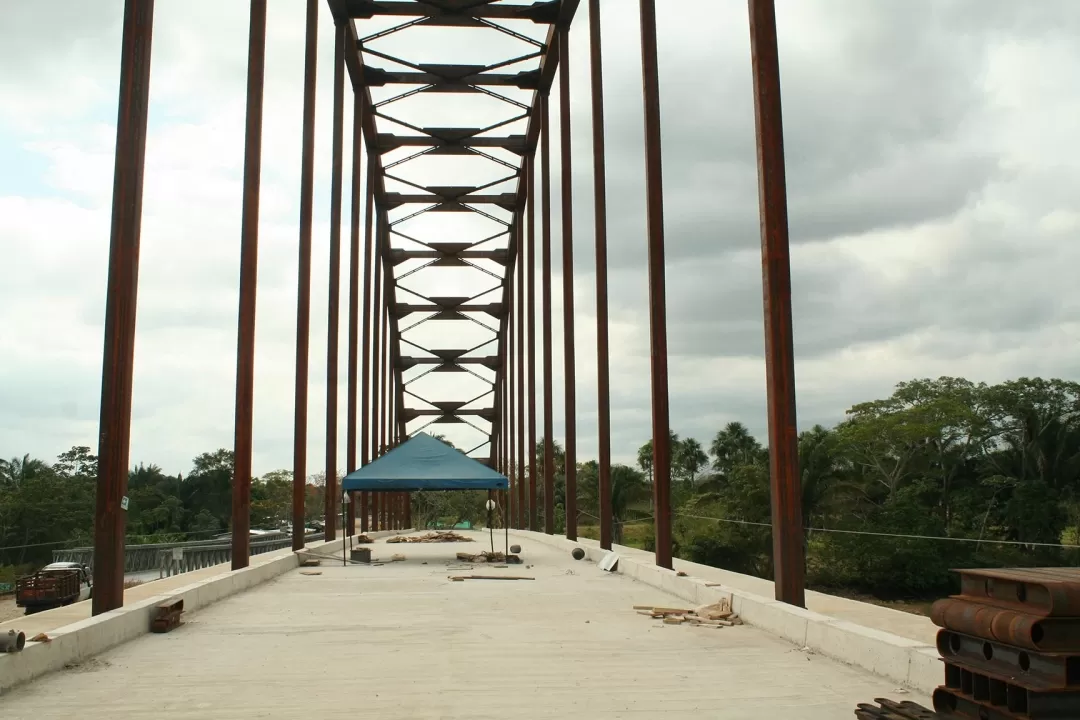 El puente sobre el río Tame una vez esté culminado facilitará la comunicación del departamento de Arauca, con el interior del país.